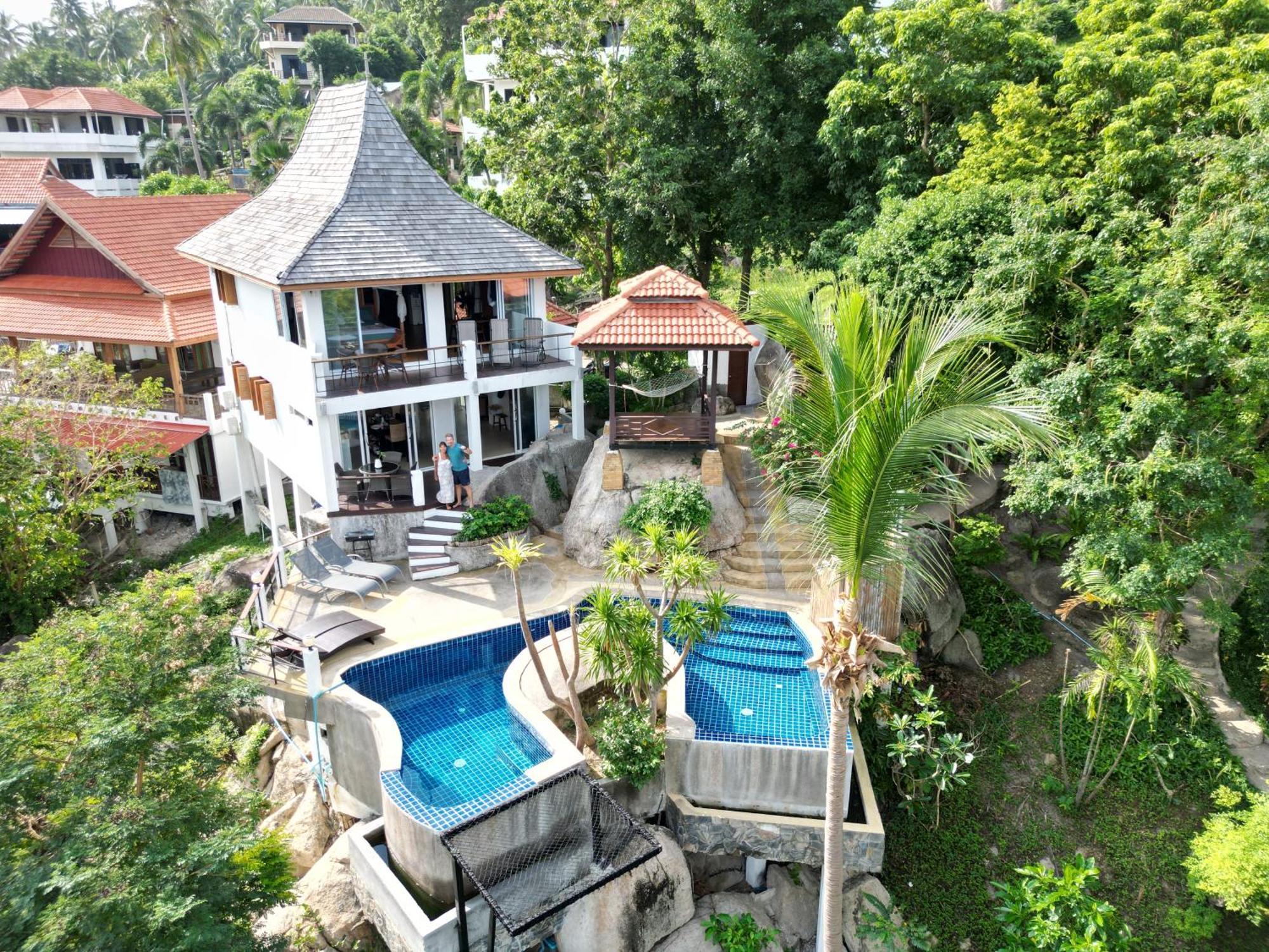 Emerald Oasis Pool *